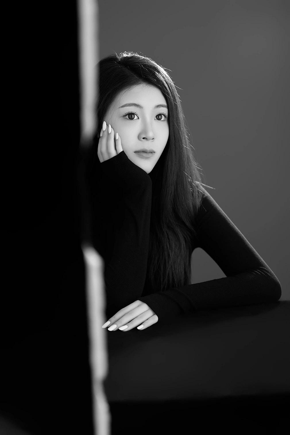 Black-and-white portrait of Ruiying Xu
